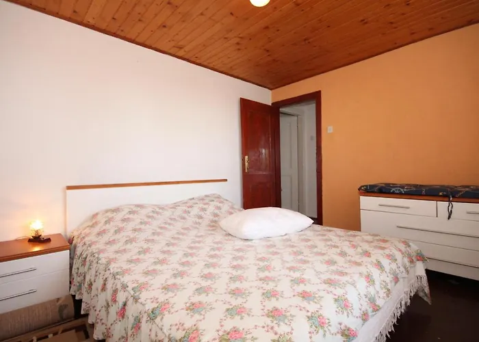 House With Wifi Stivan, Cres - 7995 度假居 *